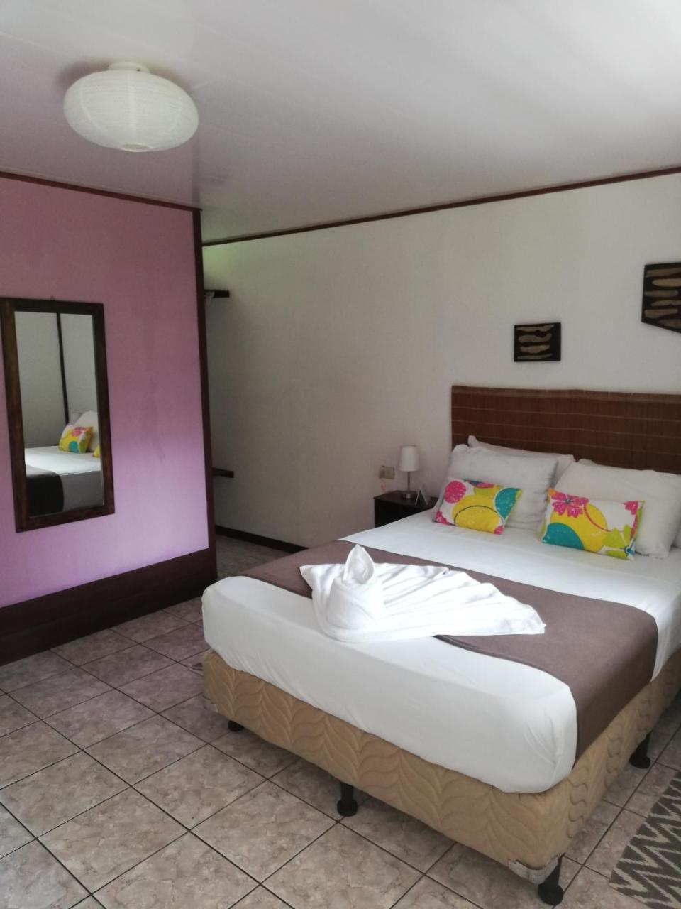 Aracari Garden Hostel Tortuguero Dış mekan fotoğraf