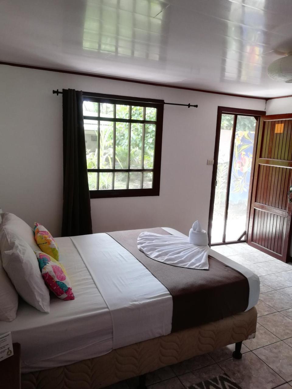 Aracari Garden Hostel Tortuguero Dış mekan fotoğraf