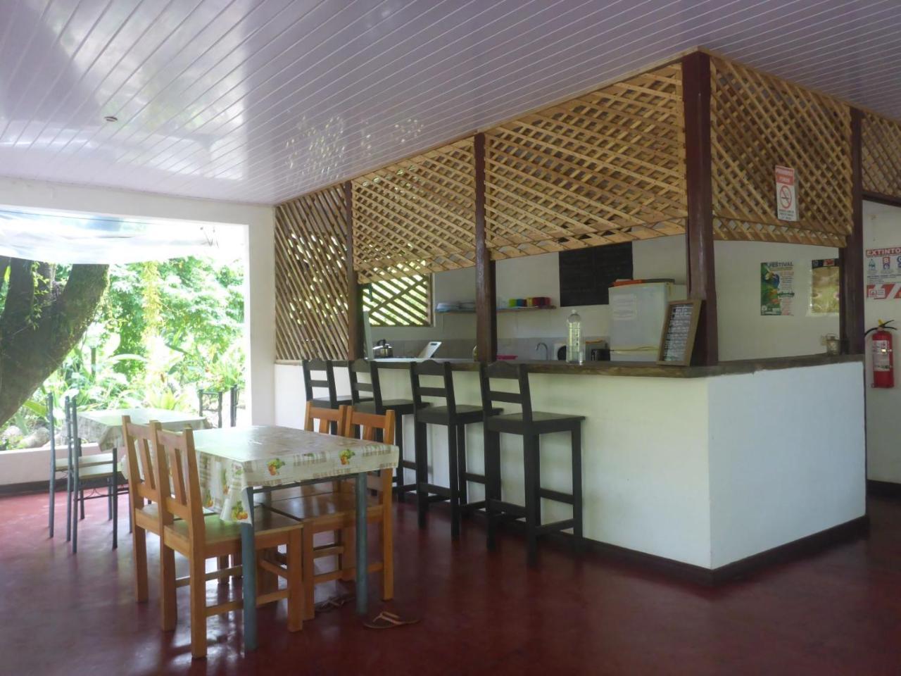 Aracari Garden Hostel Tortuguero Dış mekan fotoğraf